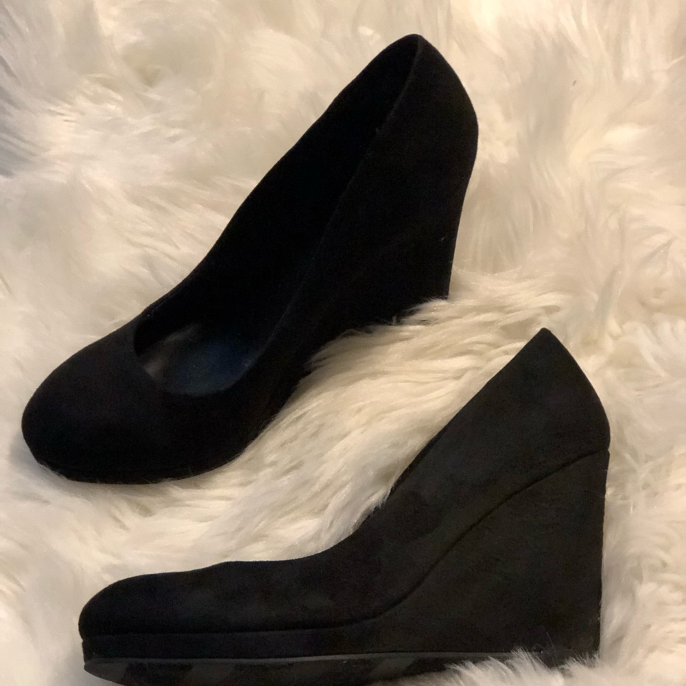 Black wedges! Size 6